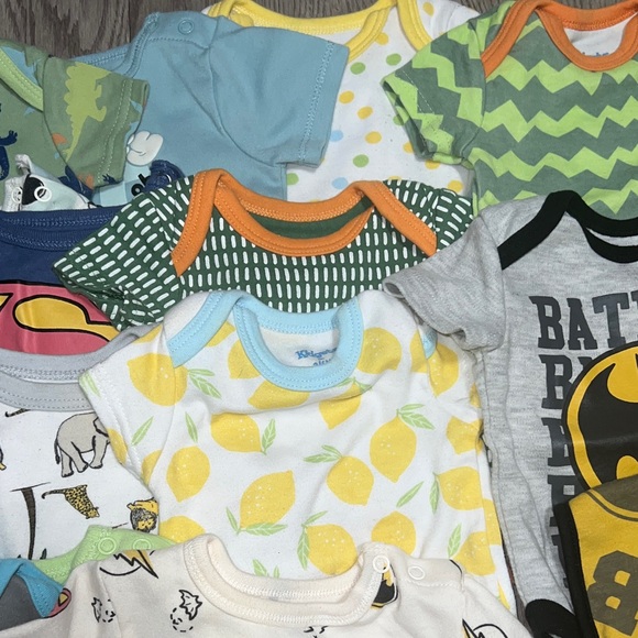 3-6 Months 14 onesies and 1 Batman set - Picture 4 of 7